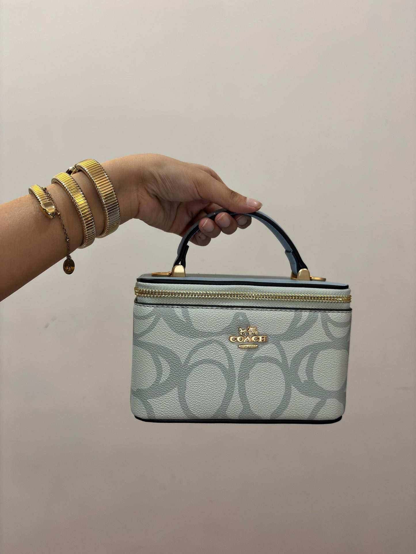 Coach Signature Canvas Vanity - Sapphire