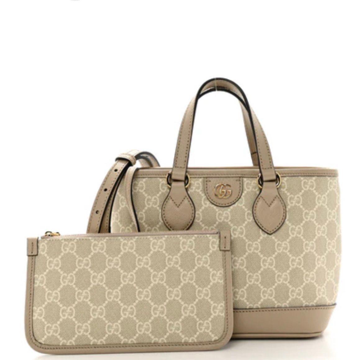 Gucci-Signature GG Matching Pouch